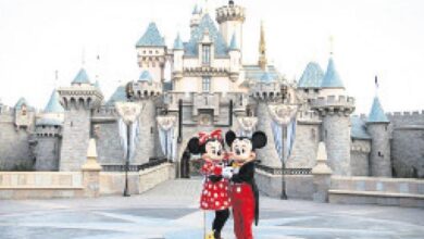 disney orta doguya acildi HYbqdhhN