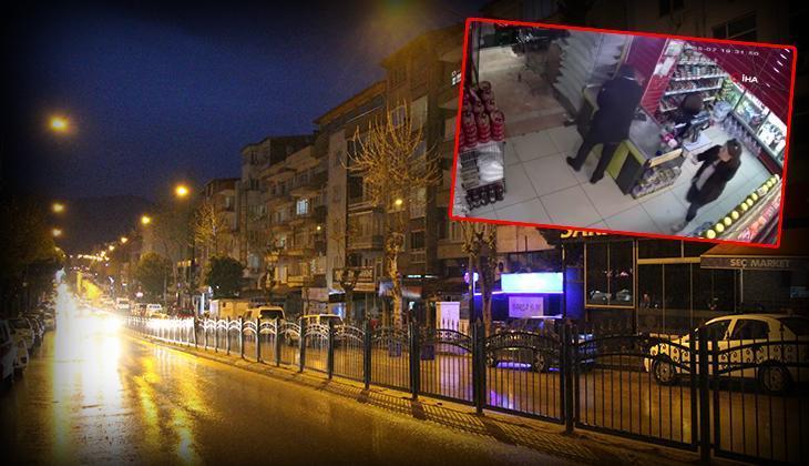 Düşen yıldırım herkesi panikletti! O anlar anbean kaydedildi 1 dusen yildirim herkesi panikletti o anlar anbean kaydedildi