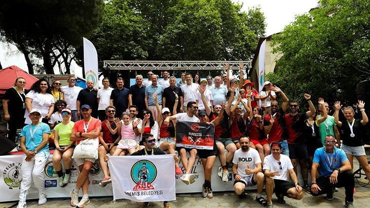 Efeler Yolu Ultra Trail sona erdi! Dereceye girenler mükafatlarını aldı 1 efeler yolu ultra trail sona erdi dereceye girenler mukafatlarini aldi 27bWFiui