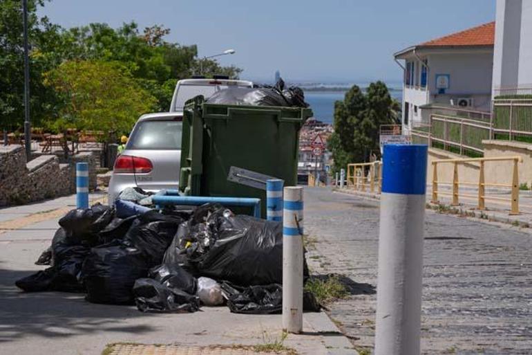 Emekçiler greve gitti, kent çöp kente dönüştü 2 emekciler greve gitti kent cop kente donustu 0 L58NsddC
