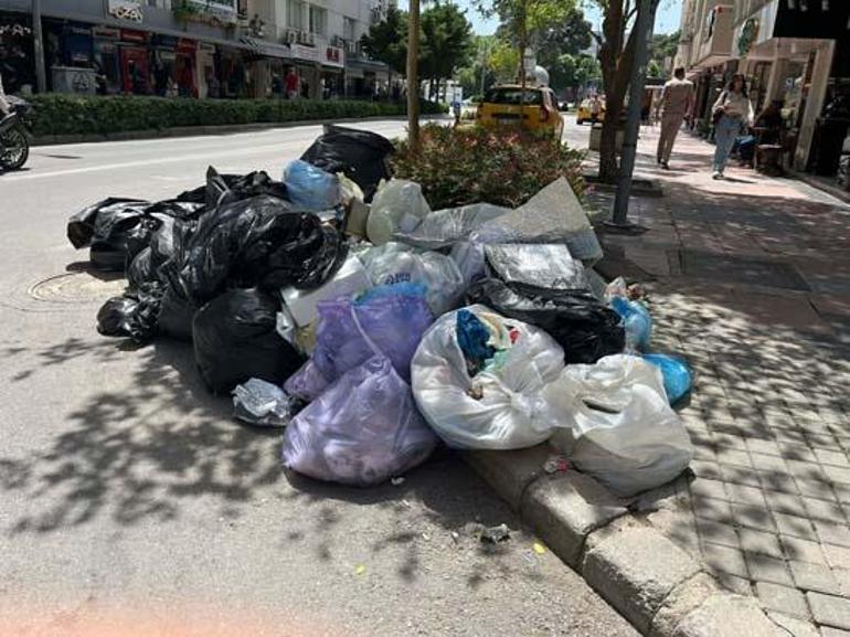 Emekçiler greve gitti, kent çöp kente dönüştü 5 emekciler greve gitti kent cop kente donustu 3 l29fn4yF