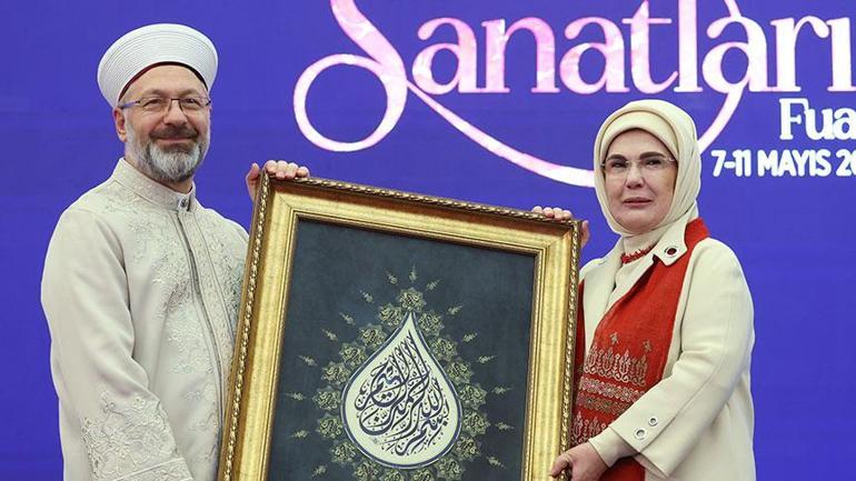 Emine Erdoğan: Sanatlarımızın eriyip gitmelerine müsaade vermemeliyiz 2 emine erdogan sanatlarimizin eriyip gitmelerine musaade vermemeliyiz 0