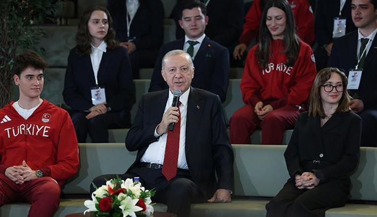 Erdoğan'dan 'Terörsüz Türkiye' bildirisi: Meydanlarda halaylar çekilmeye, yaylalar şenlenmeye başladı 3 erdogandan terorsuz turkiye bildirisi meydanlarda halaylar cekilmeye yaylalar senlenmeye basladi 1 PC3YJNQF