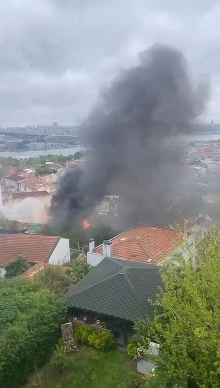 fatihte 3 gecekonduda yangin cok sayida grup sevk edildi 1 eCB8tzMZ