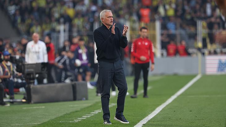 Fenerbahçe'de Jose Mourinho'dan geleceğine dair soruya cevap! 1 fenerbahcede jose mourinhodan gelecegine dair soruya cevap zJRN2EQR