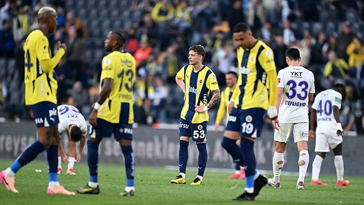 Fenerbahçe’de yerli ve yabancı futbolcular ikiye bölündü! Ayrılık kararı 1 fenerbahcede yerli ve yabanci futbolcular ikiye bolundu ayrilik karari UMd7EcFU