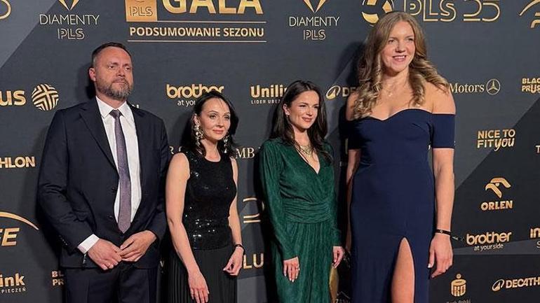 fenerbahcenin yeni transferi agnieszka korneluk mvp secildi fotografi viral oldu 2 T56zFb3f