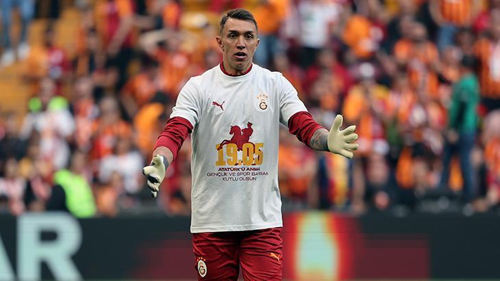 gaatasarayda fernando muslera penalti kullandi ortalik karisti BT4BcHQy
