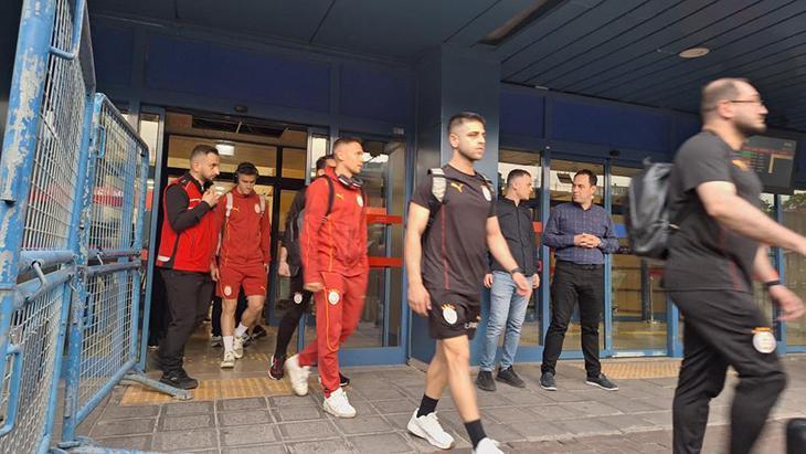 Galatasaray kafilesi, Trabzon'a ulaştı! 1 galatasaray kafilesi trabzona ulasti 3MzSX7Uh