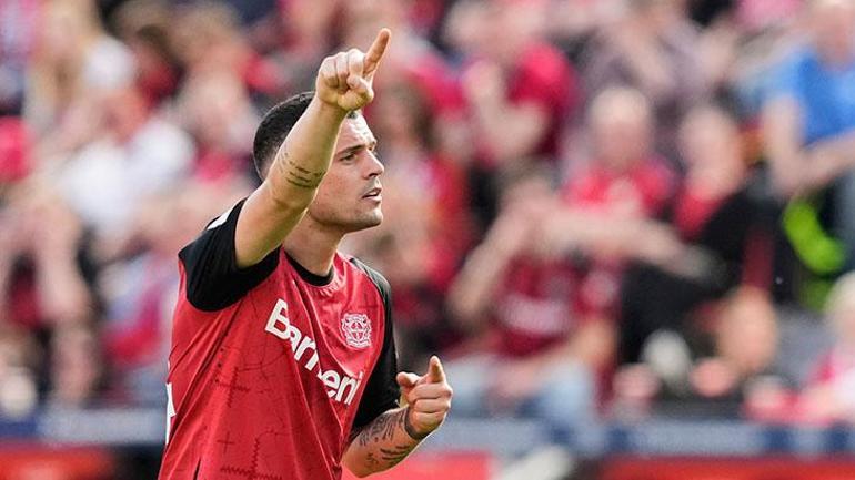 Galatasaray'dan transfer bombası! Yıldız futbolcunun babası tesisleri gezdi 2 galatasaraydan transfer bombasi yildiz futbolcunun babasi tesisleri gezdi 0 Qy5GLEC5