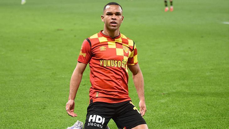 Göztepe'nin yıldızları Southampton yolunda! İzmir'de kritik karar 1 goztepenin yildizlari southampton yolunda izmirde kritik karar hu3p8gBy