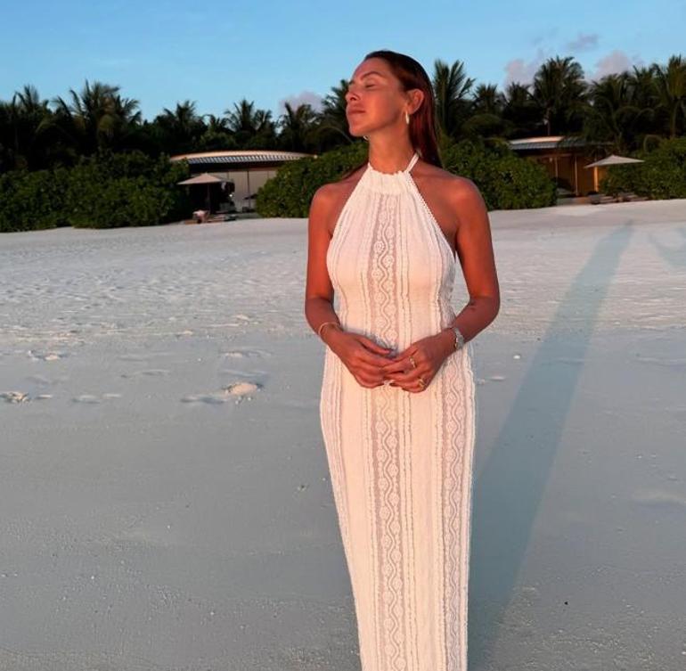 Hadise soluğu Maldivler'de aldı! Bikinili pozlarını Instagram'dan peş peşe paylaştı 3 hadise solugu maldivlerde aldi bikinili pozlarini instagramdan pes pese paylasti 1 DklnDYHk