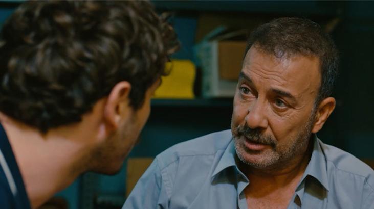 Hakan Yılmaz, babasının vefatını sinema setinde almıştı! O sahneler ortaya çıktı 1 hakan yilmaz babasinin vefatini sinema setinde almisti o sahneler ortaya cikti K6GXSeB4