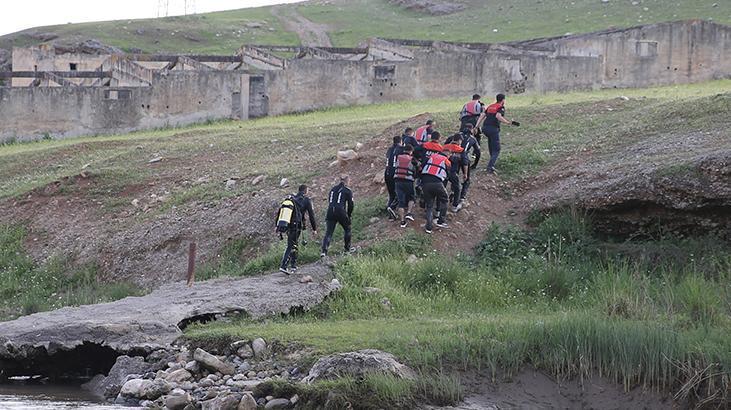 Havalar ısındı kabus geri döndü! Siirt'te 14 yaşındaki çocuk Kezer Çayı'nda boğuldu 4 havalar isindi kabus geri dondu siirtte 14 yasindaki cocuk kezer cayinda boguldu 2 XKSceLyZ