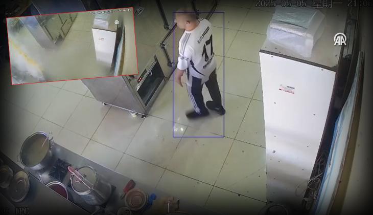 İş yerinde düdüklü tencere patladı! O anlar anbean kaydedildi 1 is yerinde duduklu tencere patladi o anlar anbean kaydedildi 2atgd8GT