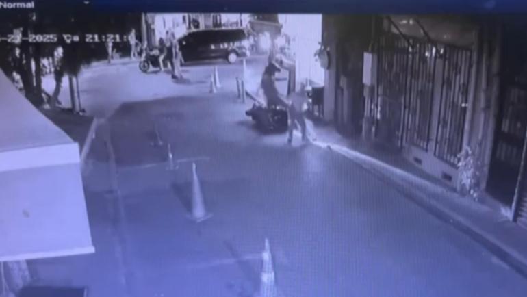 İstanbul'da dehşet anları! Kızına şiddet uygulayan çocuğun babasını bıçakladı 3 istanbulda dehset anlari kizina siddet uygulayan cocugun babasini bicakladi 1 XXb2rHRn