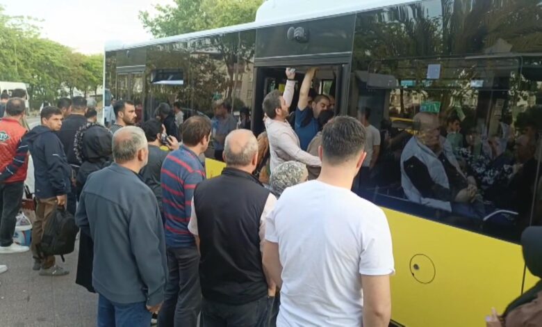 İstanbul'da halk otobüsleri kontak kapattı; duraklarda yoğunluk oluştu 1 istanbulda halk otobusleri kontak kapatti duraklarda yogunluk olustu g5sP5PyZ