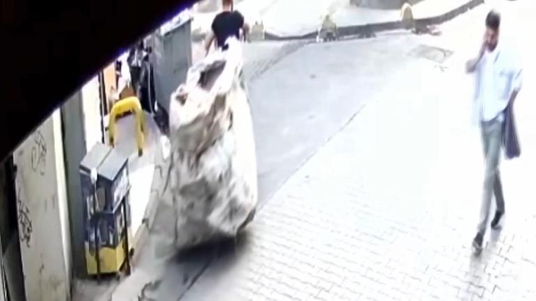 İstanbul'da inanılmaz olay! Çöpte 200 bin dolar kıymetinde pırlanta dolu poşet buldu 2 istanbulda inanilmaz olay copte 200 bin dolar kiymetinde pirlanta dolu poset buldu 0 c36dwdpL