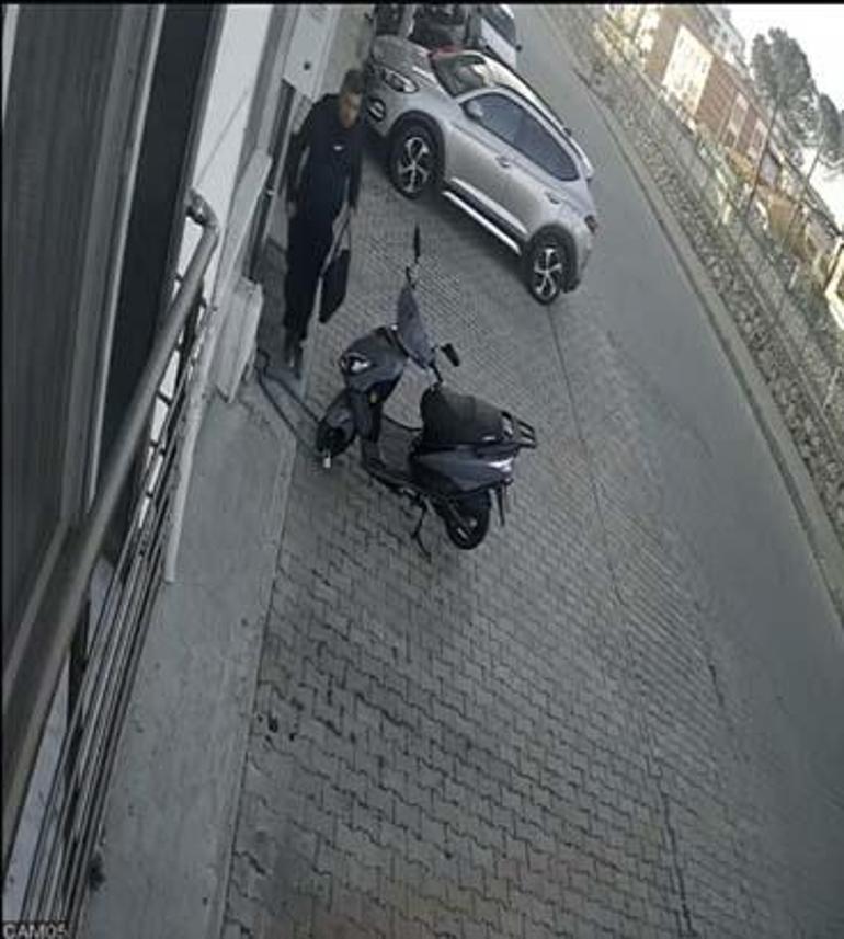 İtfaiyeci babadan 12 dakikalık katliam planı! Güvenlik kamerası imajları ortaya çıktı 5 itfaiyeci babadan 12 dakikalik katliam plani guvenlik kamerasi imajlari ortaya cikti 3 vPOhqX8C