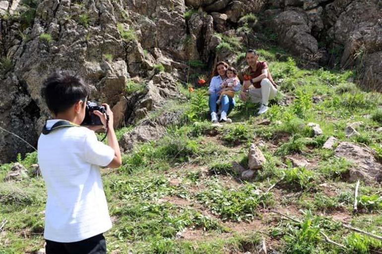 Jandarma başında nöbette! Cezası bir otomobil parası 5 jandarma basinda nobette cezasi bir otomobil parasi 3 WHKWTBMk