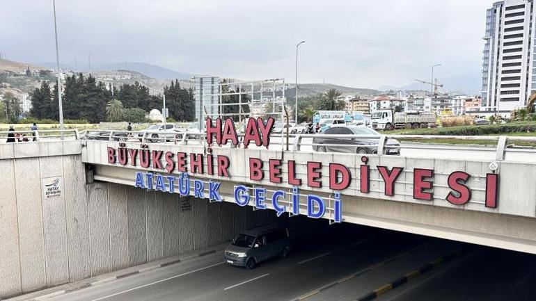 Kentteki 6 tabelanın ‘T’ harfi gizemli formda kayboldu! Gerçek herkesi şaşırttı 2 kentteki 6 tabelanin t harfi gizemli formda kayboldu gercek herkesi sasirtti 0 WKpbHpqa