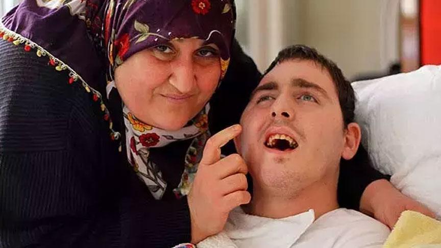 Kimliği bilinmeyen felçli Rus gence 10 yıl annelik yaptı! Oscar’a Türkiye’den yürek yakan aday