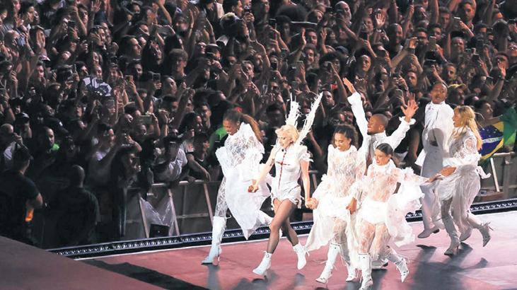 Lady Gaga seyirci rekoru kırdı 1 lady gaga seyirci rekoru kirdi g8QcclcE