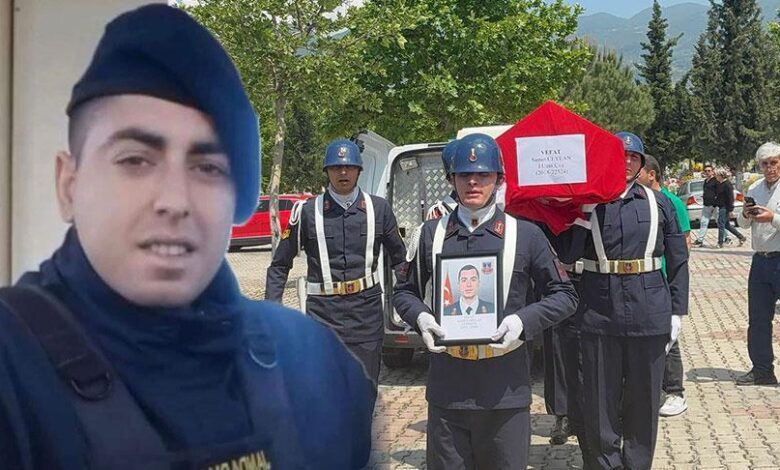 Lenf kanseri nedeniyle hayatını kaybeden uzman çavuş son seyahatine uğurlandı 1 lenf kanseri nedeniyle hayatini kaybeden uzman cavus son seyahatine ugurlandi 45HKdb4c