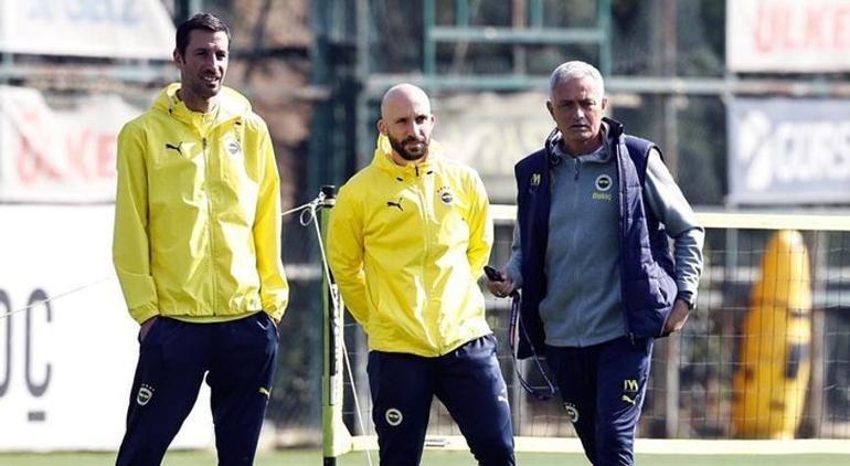 Levent Kalkan'dan Mourinho argümanı: Derbide puan kaybederse çok net yollar ayrılır! 2 levent kalkandan mourinho argumani derbide puan kaybederse cok net yollar ayrilir 0 iHcMGvUu