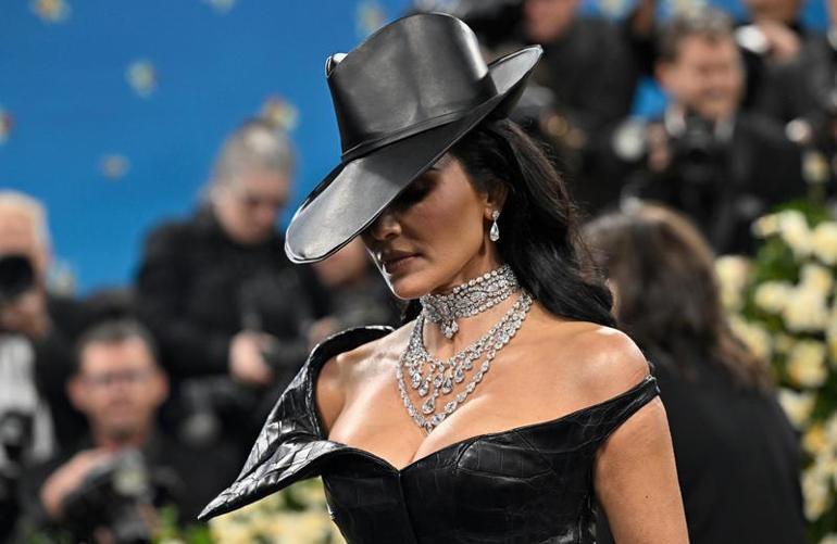 Met Gala'ya damga vuran an! Kameralar ona çevrildi: Üçüncü çocuğuna gebe 8 met galaya damga vuran an kameralar ona cevrildi ucuncu cocuguna gebe 6 ON2zdINa