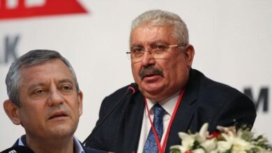 mhpli yalcindan ozgur ozele tenkit halkin gozlerinin icine baka baka palavra soyluyor ppYJGBHL
