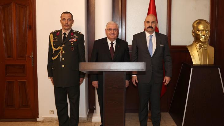 Milli Savunma Bakanı Güler resmi ziyaretlerde bulunmak üzere Kamerun'a gitti 1 milli savunma bakani guler resmi ziyaretlerde bulunmak uzere kameruna gitti W1usj3Kf