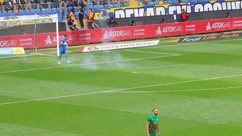 MKE Ankaragücü - Amed Sportif Faaliyetler maçında tribünde olaylar çıktı! 2 mke ankaragucu amed sportif faaliyetler macinda tribunde olaylar cikti 0 W472FaYv
