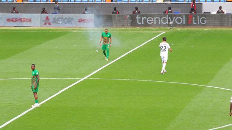 MKE Ankaragücü - Amed Sportif Faaliyetler maçında tribünde olaylar çıktı! 4 mke ankaragucu amed sportif faaliyetler macinda tribunde olaylar cikti 2 6OmsELtj