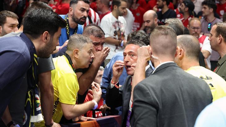 Monaco - Fenerbahçe Beko maçında arbede çıktı! Ali Koç müdahale etti 1 monaco fenerbahce beko macinda arbede cikti ali koc mudahale etti ZYNlmXHw