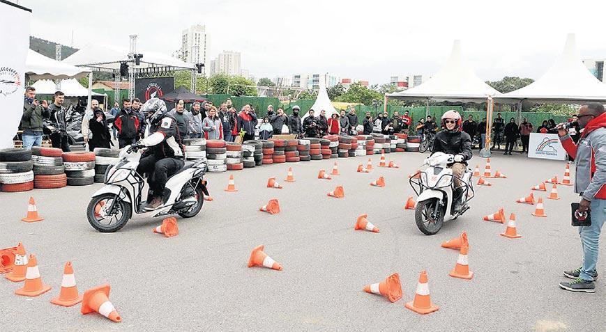 ‘Motosiklet Günleri’nde sürüş eğitimi aldılar