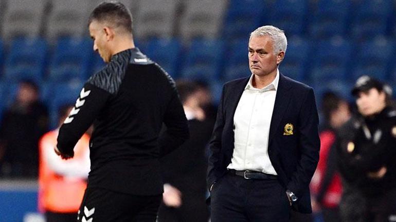 Mustafa Anıklı'dan Mourinho'ya zehir zemberek kelamlar: Demode, bitmiş, çökmüş teknik adam! 2 mustafa aniklidan mourinhoya zehir zemberek kelamlar demode bitmis cokmus teknik adam 0 badJnUcr