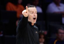 nbade donemin basantrenoru odulunun sahibi kenny atkinson PtesEwpF