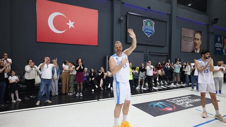 Oğuz Savaş basketbol mesleğine nokta koydu 1 oguz savas basketbol meslegine nokta koydu nXuZUK8u
