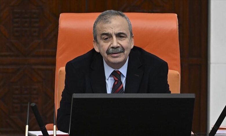 Önder’e suikast girişimi! ‘Araç lastiğinde kesici düzenek tespit edildi’ 1 ondere suikast girisimi arac lastiginde kesici duzenek tespit edildi kEQwwHwb