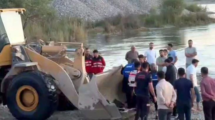Piknikçiler barajın kapaklarının açılmasıyla şok yaşadı! Mahsur kalan 25 kişi kurtarıldı 1 piknikciler barajin kapaklarinin acilmasiyla sok yasadi mahsur kalan 25 kisi kurtarildi ZMNnJ1J1