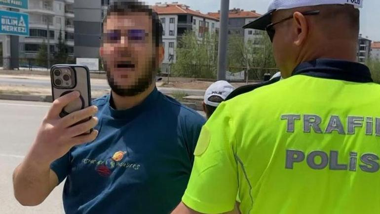 plakasini bantla kapatan baba ve oglu polis ablukaya aldi soke eden savunma 1 hupi52J5