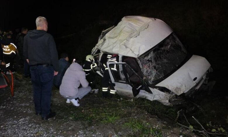 samsunda minibus kaza yapti 1 kisi hayatini kaybetti 4 yarali var hGiON6aE