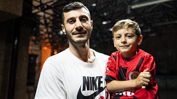 Sinan Osmanoğlu: Yarım kalan bir öykümüzü tamamladık! 1 sinan osmanoglu yarim kalan bir oykumuzu tamamladik