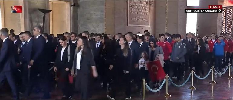 son dakika 19 mayis coskusu artarak suruyor birinci merasim anitkabirde 1 Rq5zNW6X