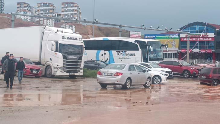 Son dakika... Bir kent sular altında! Tren seferleri durdu, vatandaşlar konutlarında mahsur kaldı 5 son dakika bir kent sular altinda tren seferleri durdu vatandaslar konutlarinda mahsur kaldi 3 JvhpIIED