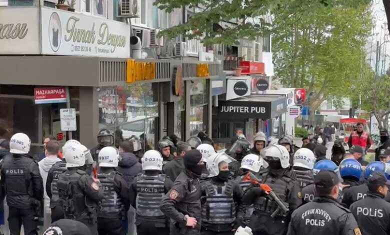 Son dakika... İstanbul Valiliği'nden 1 Mayıs açıklaması: 384 kişi gözaltına alındı 1 son dakika istanbul valiliginden 1 mayis aciklamasi 384 kisi gozaltina alindi Rlybl2aE