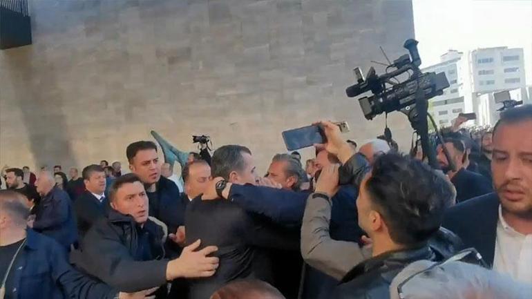 Son dakika... Özgür Özel'e saldırı! Cumhurbaşkanı Erdoğan'dan geçmiş olsun telefonu 2 son dakika ozgur ozele saldiri cumhurbaskani erdogandan gecmis olsun telefonu 0 9qYvPD4k