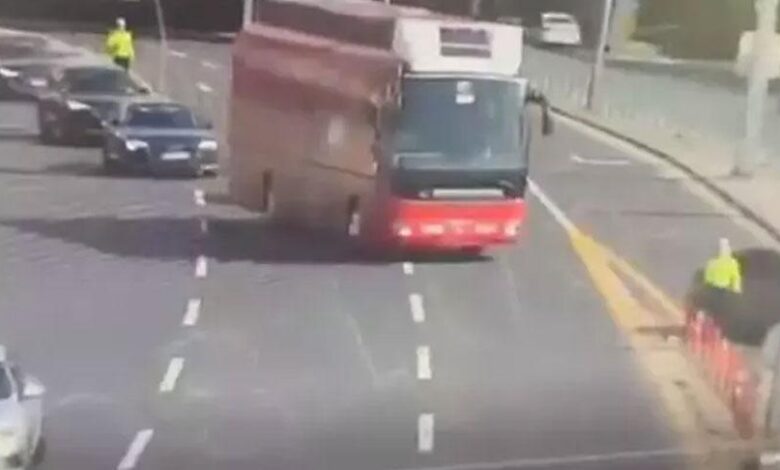 Son dakika... Polisin dur ihtarına uymamıştı! CHP'nin otobüs sürücüsü hakkında istenen ceza aşikâr oldu 1 son dakika polisin dur ihtarina uymamisti chpnin otobus surucusu hakkinda istenen ceza asik r oldu vUt7lnO5