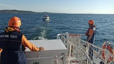 suruklenen tekne canakkale marinaya yanastirildi rN9XGVdi